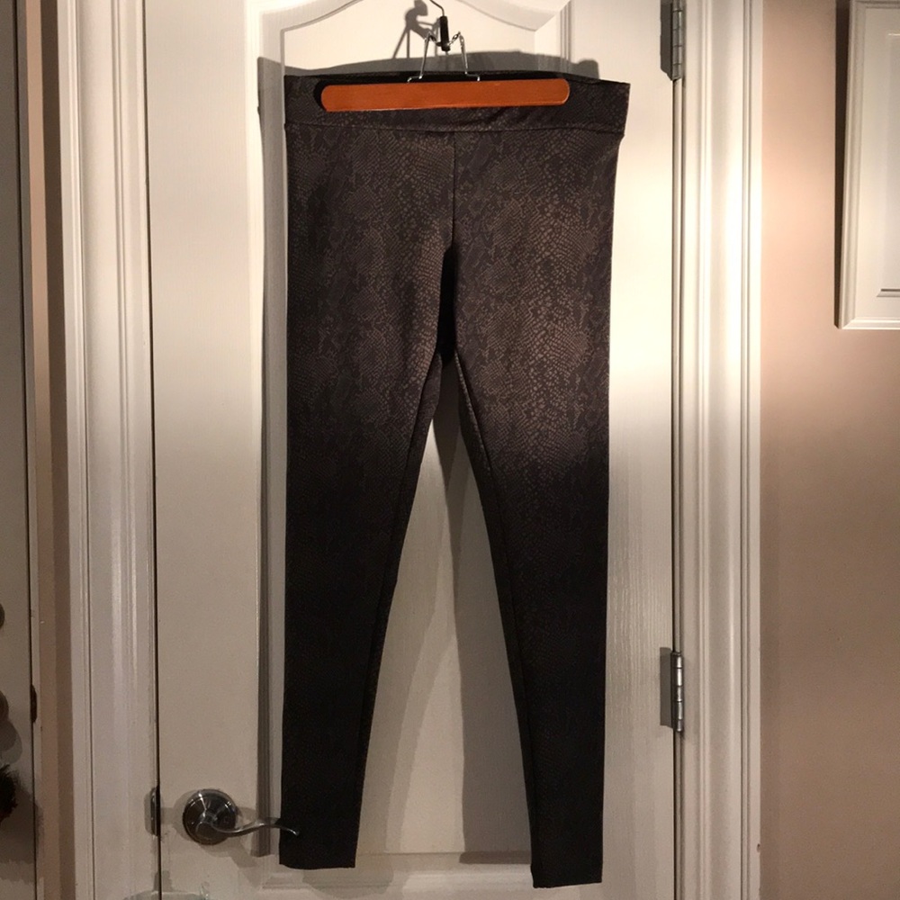 NWT MATTY M green/army snake print leggings M
